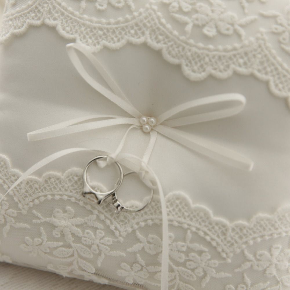 Biała koronkowa poduszka na ob – Ring Bearer Pillow recenzja i cena